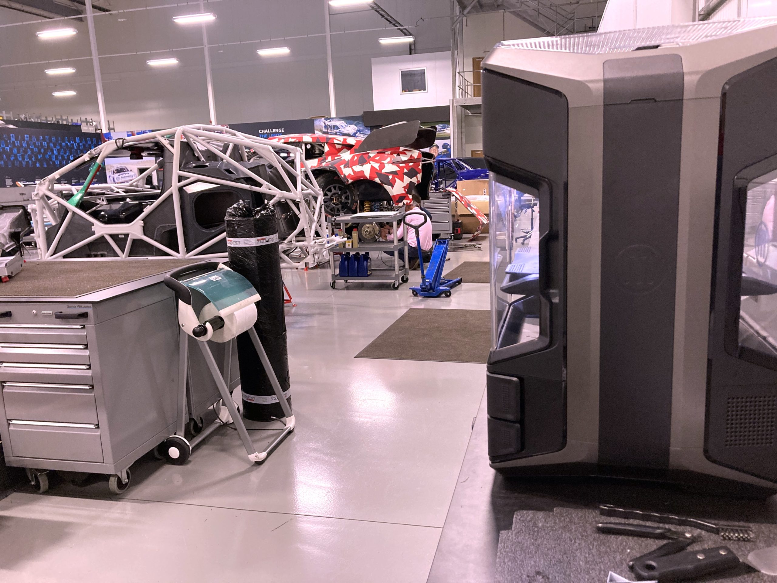 MakerBot METHOD X was used early on in Prodrive's UK facility for the design and production of complex Nylon Carbon Fiber parts for the Hunter.