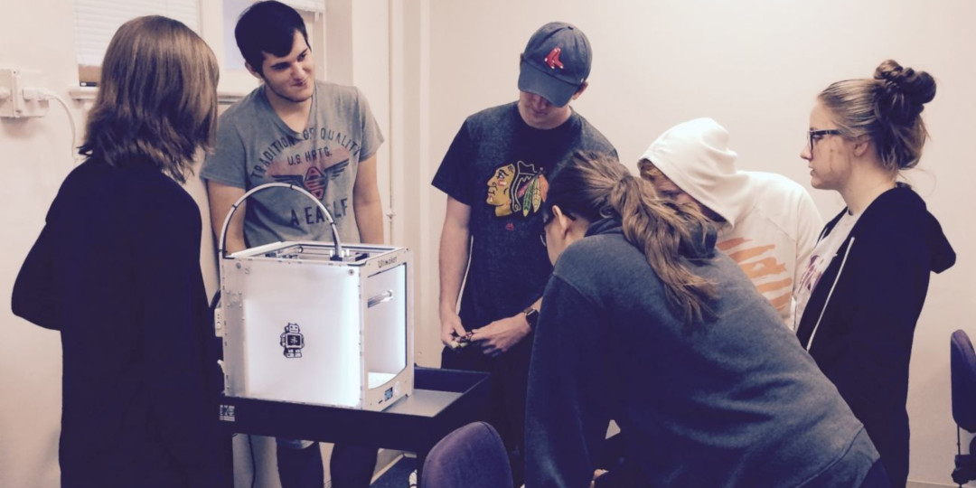 Students seeing the Ultimaker 2+ in action