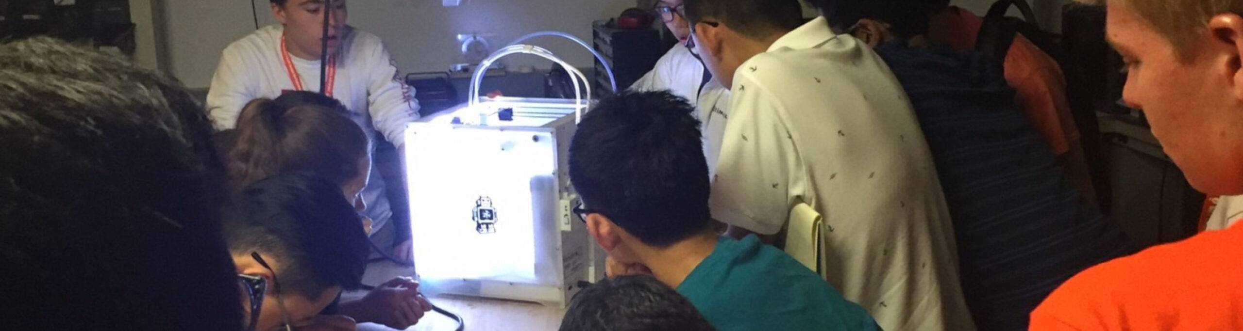 MIT Launch Students using Ultimaker 1