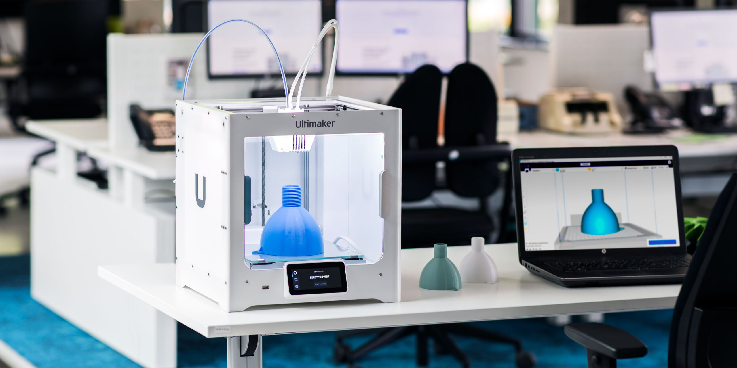Ultimaker S3 offers a powerful 3D printing experience in an impressively small footprint