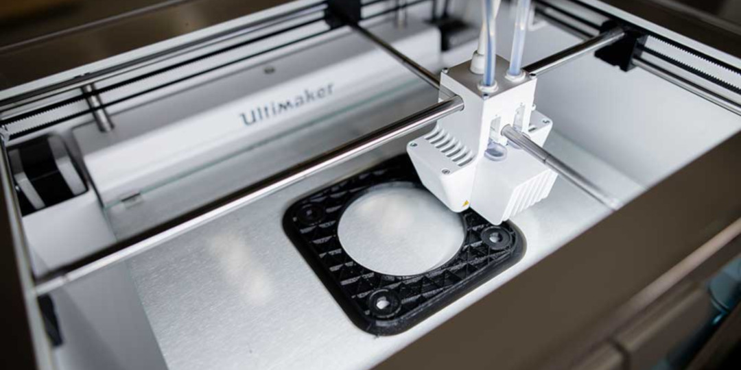 Ultimaker S5 printing a model