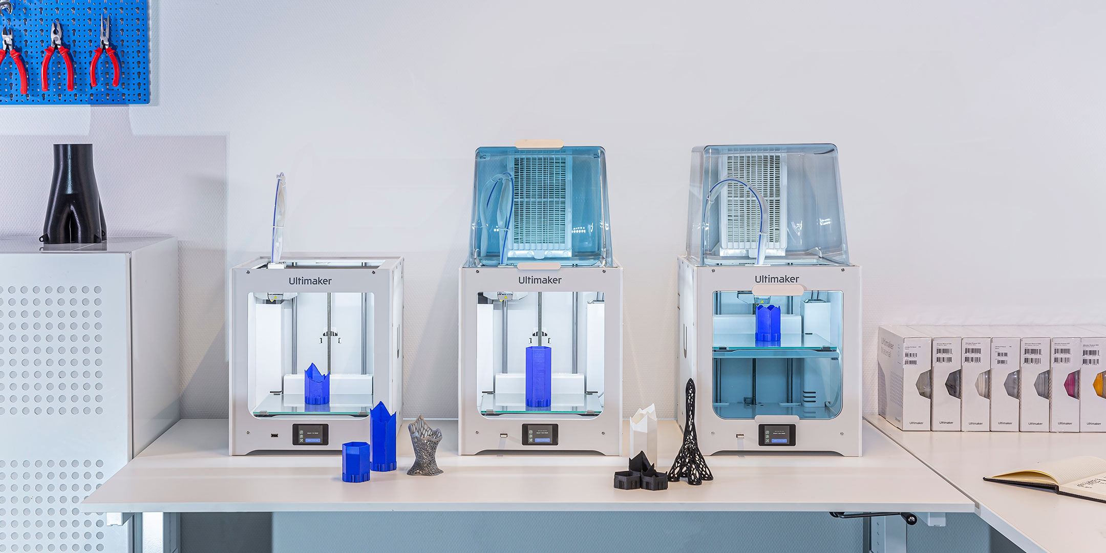 how-much-does-a-3d-printer-cost-enthusiast-schools-UltiMaker-2-plus-connect