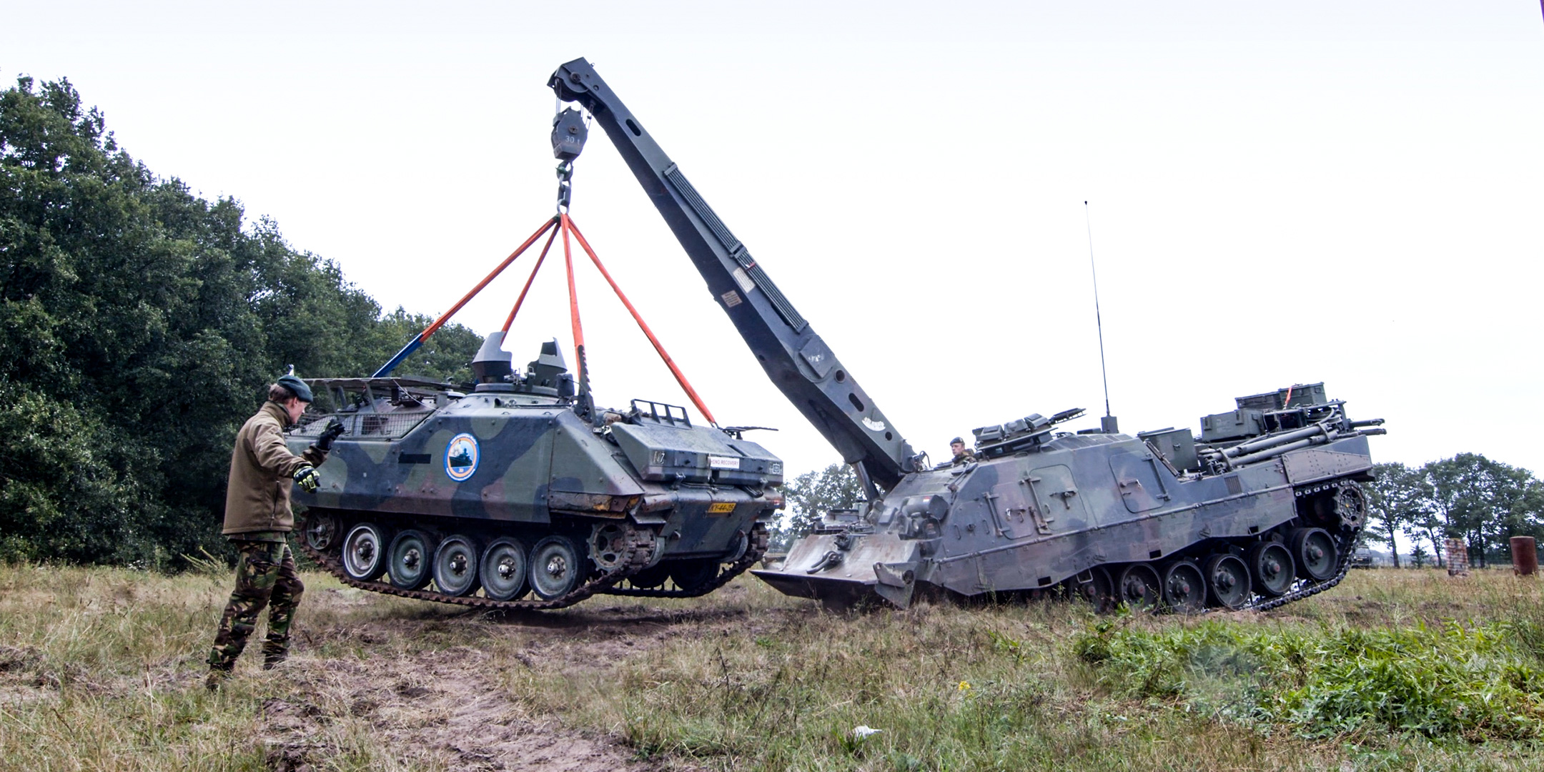 lifting-12-tonne-armored-vehicle-3d-printed-plastic-ultimaker-covestro-netherlands-navy